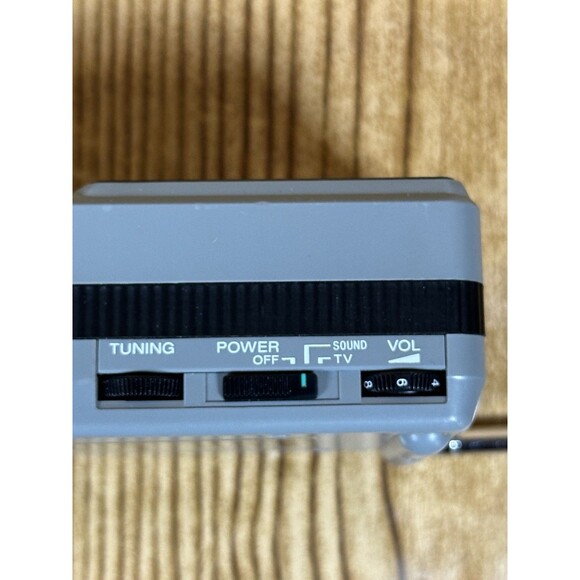 Vintage Sony Watchman FD-10A Handheld Pocket TV VHF/UHF‎ PARTS ONLY READ - Picture 5 of 13